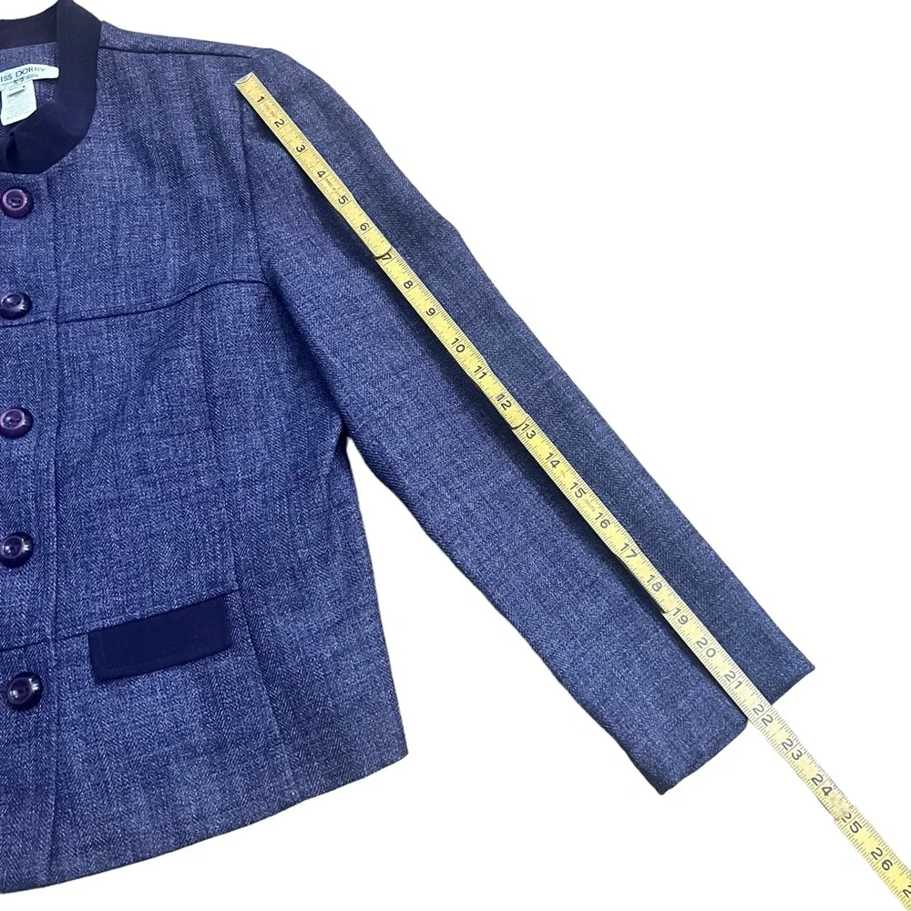 1980’s Vintage Chic Structured Purple Blazer with‎ Button Down Front, Medium 10P